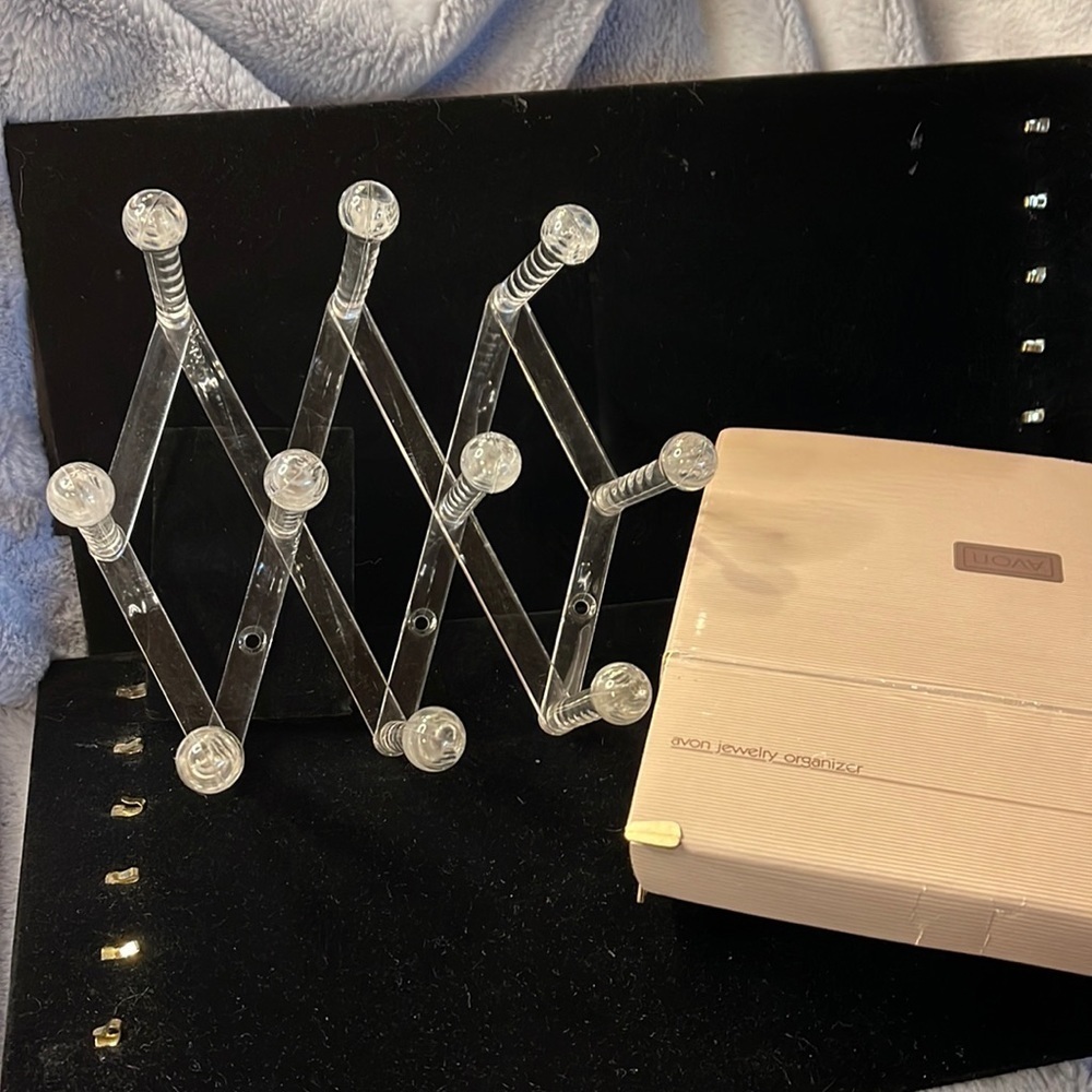 Avon - 1989- Plastic Accordion Jewelry Organizer NIB